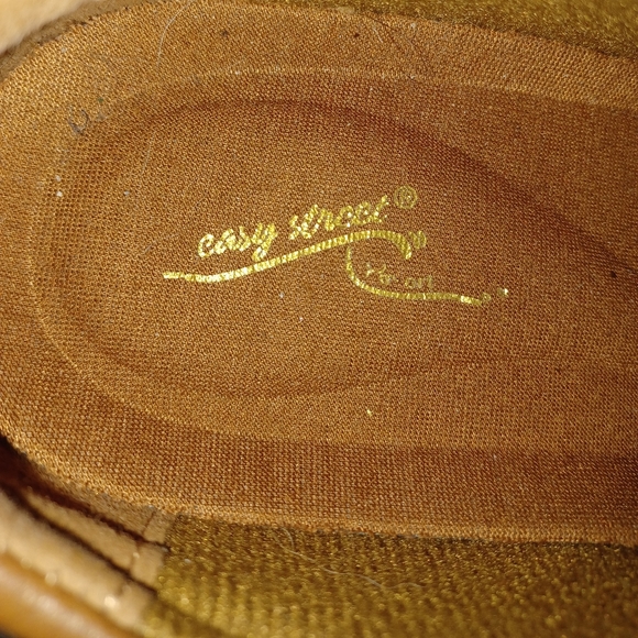 Easy Street Brown Leather Shoes - Picture 6 of 6